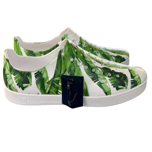 NWT Biion Women's Golf Shoes White Slip-On Sneakers Green Leaf Print Sz. 10 M 8 - Picture 2 of 10